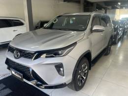 TOYOTA - HILUX SW4 - 2024/2024 - Prata - Sob Consulta