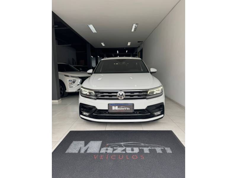 VOLKSWAGEN - TIGUAN - 2018/2018 - Branca - R$ 145.000,00
