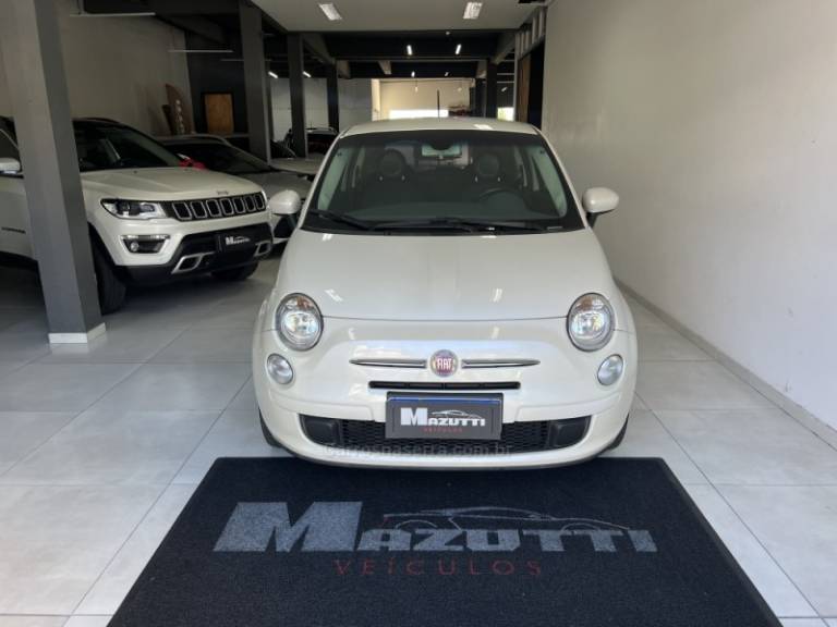 FIAT - 500 - 2012/2013 - Branca - R$ 50.000,00
