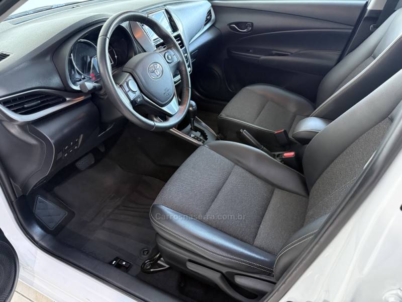 TOYOTA - YARIS - 2024/2024 - Branca - R$ 105.000,00