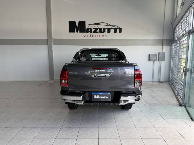 TOYOTA - HILUX - 2018/2018 - Cinza - R$ 178.000,00
