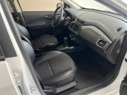 CHEVROLET - ONIX - 2017/2018 - Branca - R$ 70.000,00