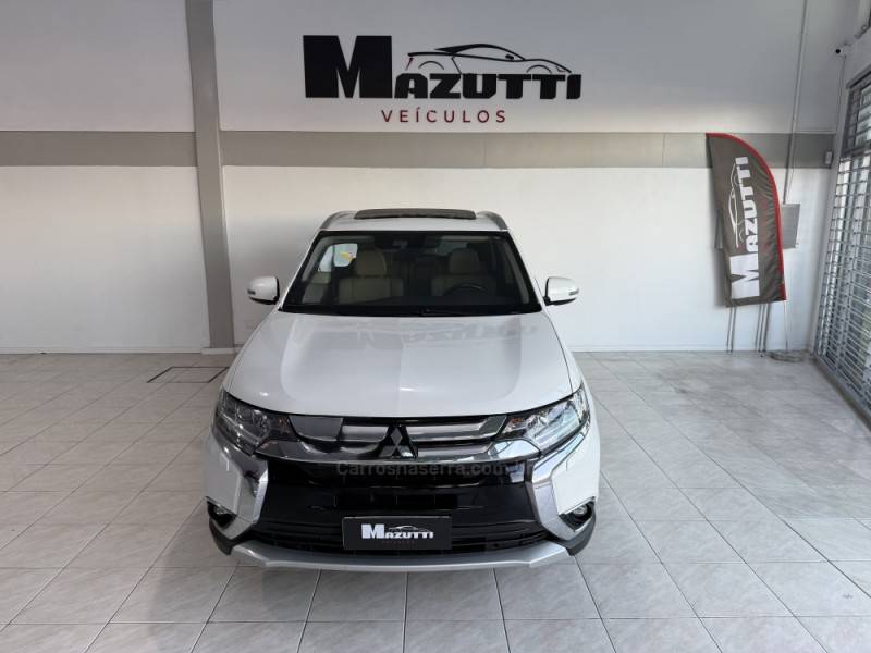 MITSUBISHI - OUTLANDER - 2018/2018 - Branca - R$ 136.000,00