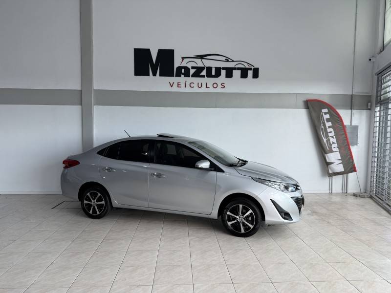 TOYOTA - YARIS - 2019/2019 - Prata - R$ 83.000,00