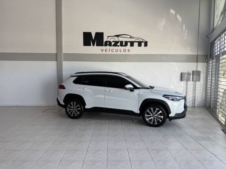 TOYOTA - COROLLA - 2022/2023 - Branca - R$ 147.000,00