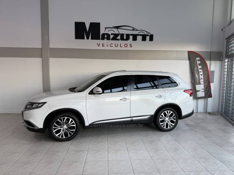 MITSUBISHI - OUTLANDER - 2018/2018 - Branca - R$ 136.000,00