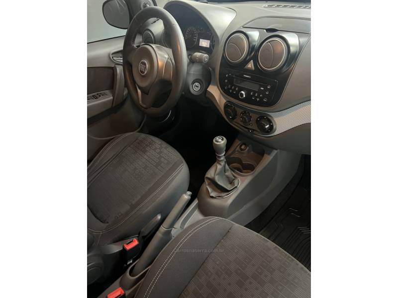 FIAT - PALIO - 2012/2012 - Vermelha - R$ 37.000,00