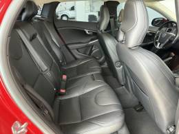 VOLVO - V40 - 2015/2015 - Vermelha - R$ 72.000,00