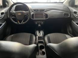 CHEVROLET - ONIX - 2017/2018 - Branca - R$ 70.000,00