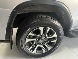 TOYOTA - HILUX SW4 - 2024/2024 - Prata - Sob Consulta
