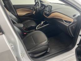 CHEVROLET - ONIX - 2022/2023 - Branca - R$ 92.000,00