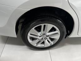 TOYOTA - COROLLA - 2015/2016 - Branca - R$ 82.000,00