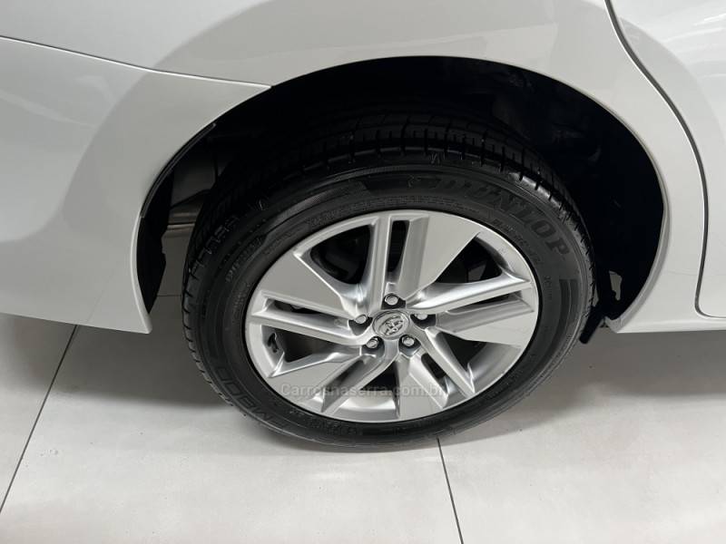 TOYOTA - COROLLA - 2015/2016 - Branca - R$ 82.000,00