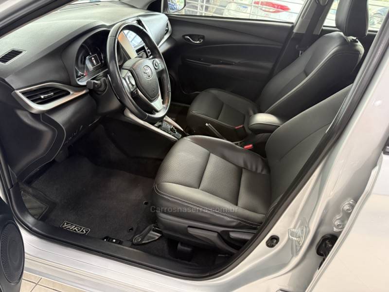 TOYOTA - YARIS - 2019/2019 - Prata - R$ 83.000,00