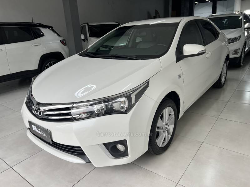 TOYOTA - COROLLA - 2015/2016 - Branca - R$ 82.000,00