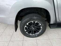 MITSUBISHI - L200 TRITON - 2022/2023 - Prata - R$ 210.000,00