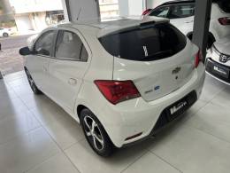 CHEVROLET - ONIX - 2017/2018 - Branca - R$ 70.000,00