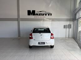 TOYOTA - ETIOS - 2015/2015 - Branca - R$ 47.000,00