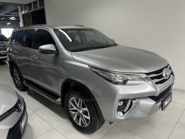 TOYOTA - HILUX SW4 - 2018/2019 - Prata - R$ 245.000,00