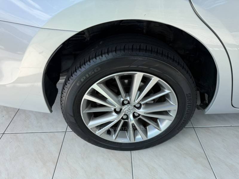 TOYOTA - COROLLA - 2014/2015 - Prata - Sob Consulta