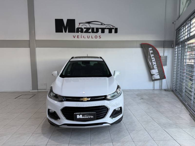 CHEVROLET - TRACKER - 2017/2018 - Branca - R$ 89.000,00