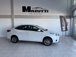 TOYOTA - YARIS - 2024/2024 - Branca - R$ 105.000,00