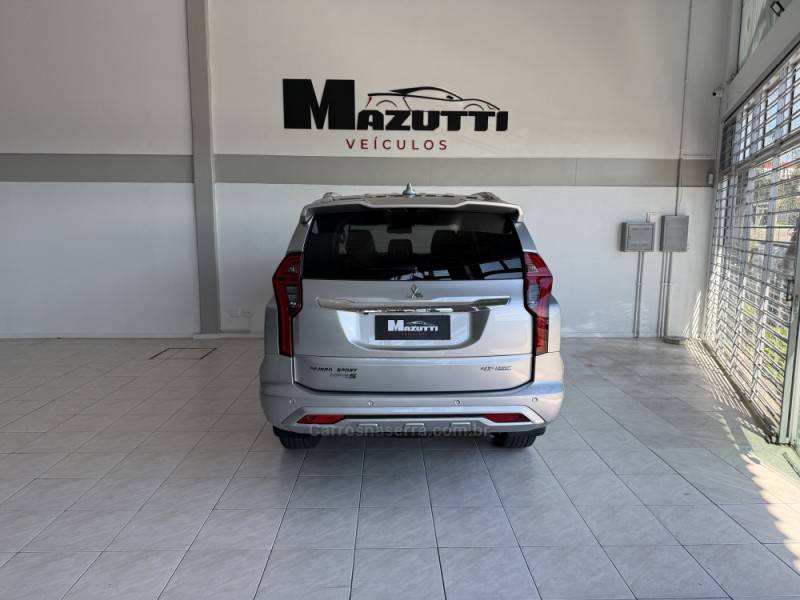 MITSUBISHI - PAJERO SPORT - 2022/2023 - Prata - R$ 295.000,00
