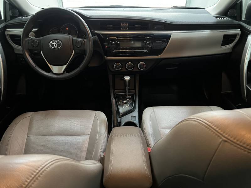 TOYOTA - COROLLA - 2015/2016 - Branca - R$ 82.000,00