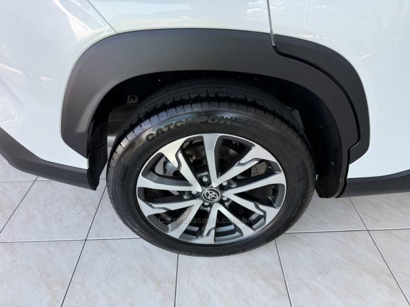 TOYOTA - COROLLA - 2022/2023 - Branca - R$ 147.000,00