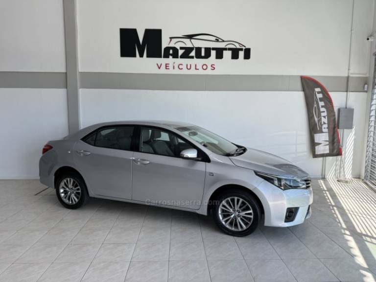 TOYOTA - COROLLA - 2014/2015 - Prata - Sob Consulta
