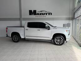 CHEVROLET - SILVERADO - 2023/2024 - Branca - R$ 430.000,00