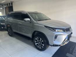 TOYOTA - HILUX SW4 - 2024/2024 - Prata - Sob Consulta