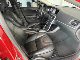 VOLVO - V40 - 2015/2015 - Vermelha - R$ 72.000,00