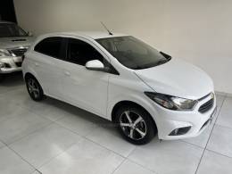 CHEVROLET - ONIX - 2017/2018 - Branca - R$ 70.000,00