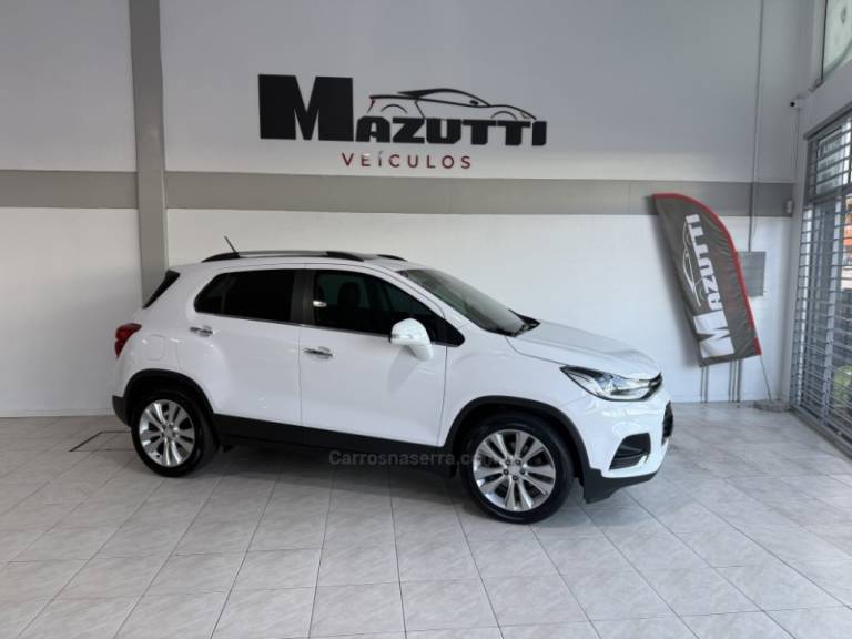 CHEVROLET - TRACKER - 2017/2018 - Branca - R$ 89.000,00