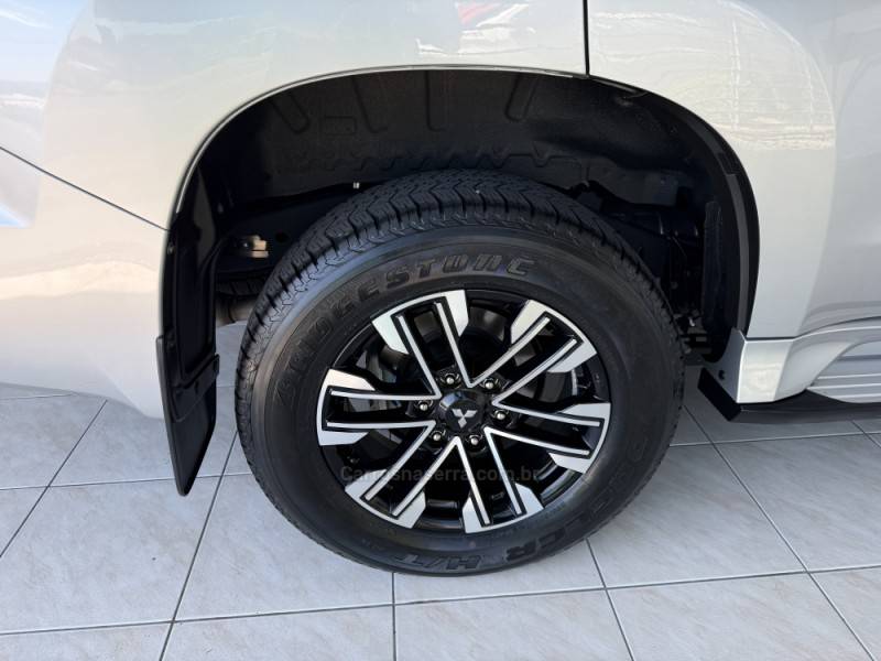 MITSUBISHI - PAJERO SPORT - 2022/2023 - Prata - R$ 295.000,00