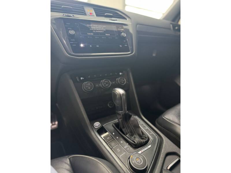 VOLKSWAGEN - TIGUAN - 2018/2018 - Branca - R$ 145.000,00