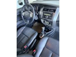 NISSAN - GRAND LIVINA - 2011/2012 - Prata - R$ 50.000,00