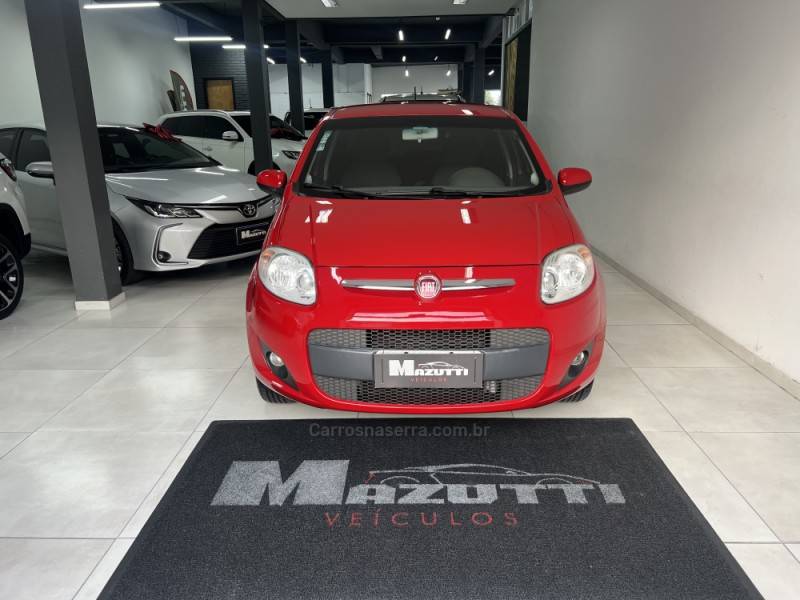 FIAT - PALIO - 2012/2012 - Vermelha - R$ 37.000,00