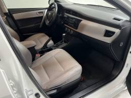 TOYOTA - COROLLA - 2015/2016 - Branca - R$ 82.000,00