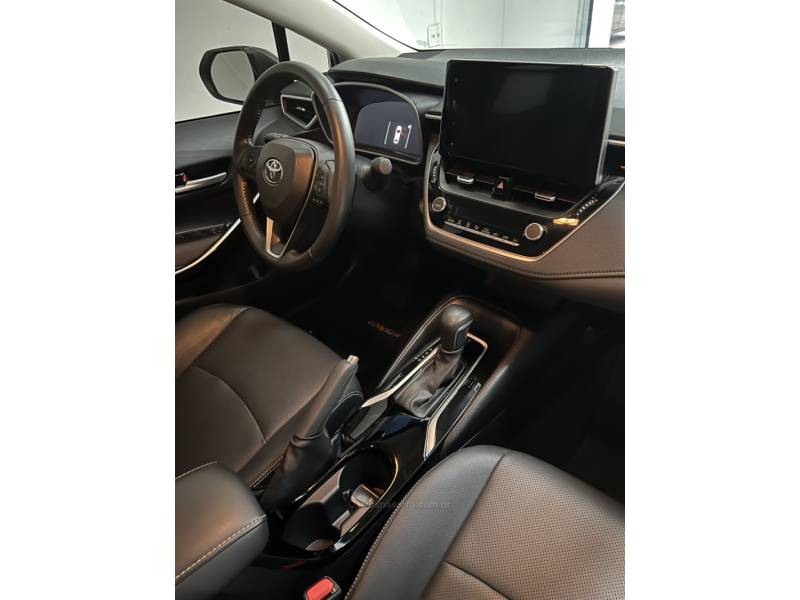 TOYOTA - COROLLA - 2024/2024 - Cinza - R$ 150.000,00