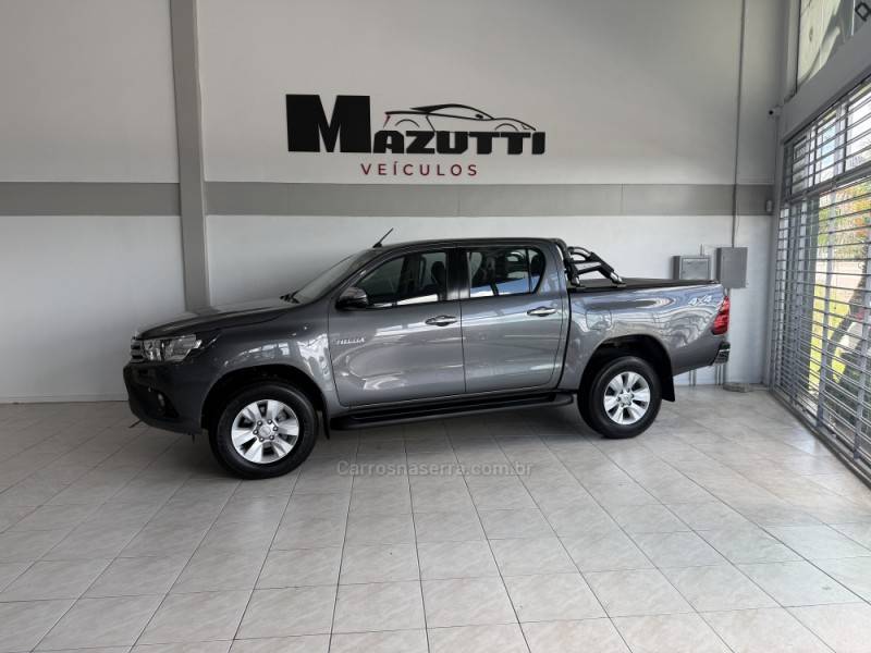 TOYOTA - HILUX - 2018/2018 - Cinza - R$ 178.000,00