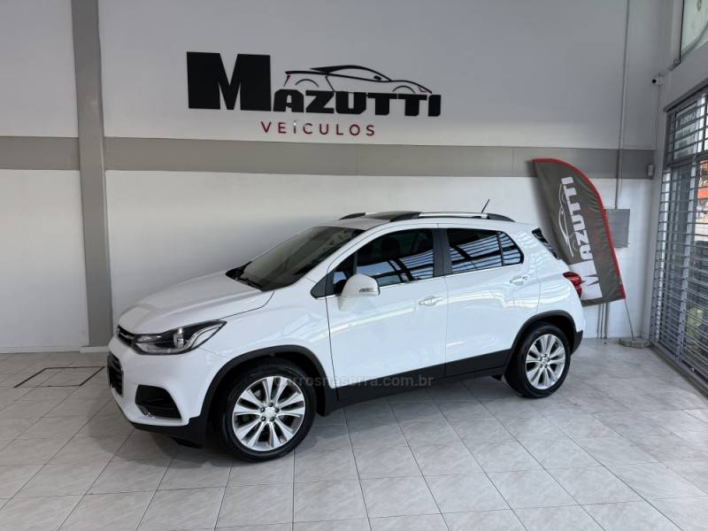 CHEVROLET - TRACKER - 2017/2018 - Branca - R$ 89.000,00