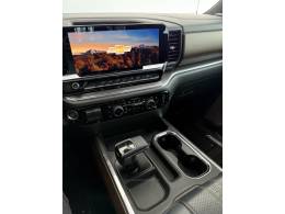 CHEVROLET - SILVERADO - 2023/2024 - Branca - R$ 430.000,00