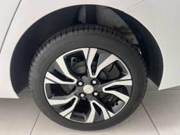 CHEVROLET - ONIX - 2022/2023 - Branca - R$ 92.000,00