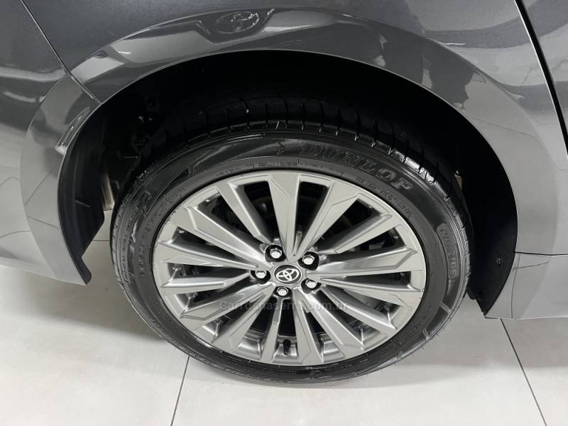 TOYOTA - COROLLA - 2024/2024 - Cinza - R$ 150.000,00