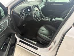 FORD - FUSION - 2013/2014 - Branca - R$ 75.000,00