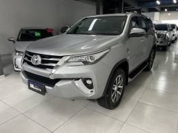TOYOTA - HILUX SW4 - 2018/2019 - Prata - R$ 245.000,00