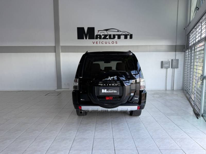 MITSUBISHI - PAJERO FULL - 2016/2016 - Preta - Sob Consulta