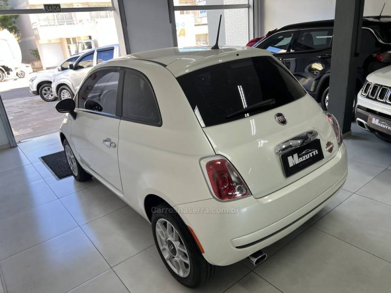 FIAT - 500 - 2012/2013 - Branca - R$ 50.000,00